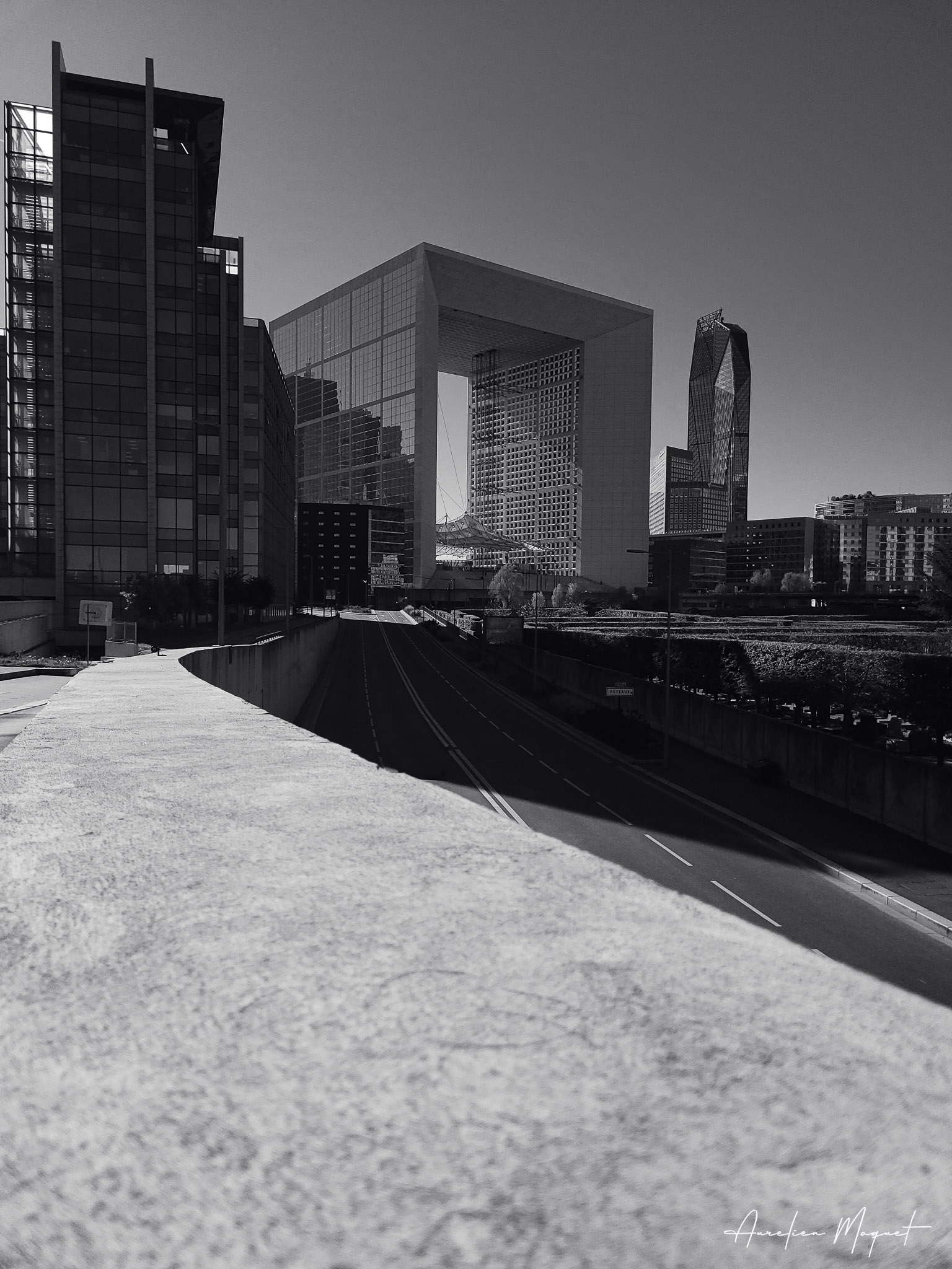Parenthèse Géométrique : Escapade Photographique à La Défense